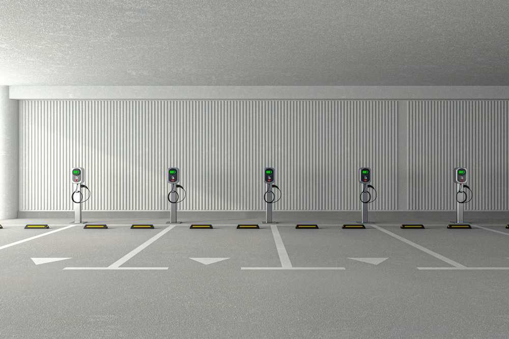 Laddstationer på rad i parkeringshus